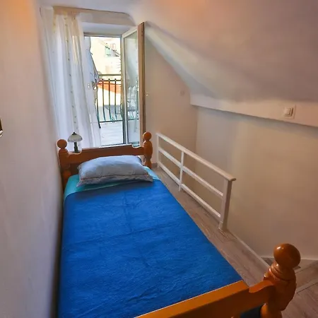 アパート Nice Well-located Duplex